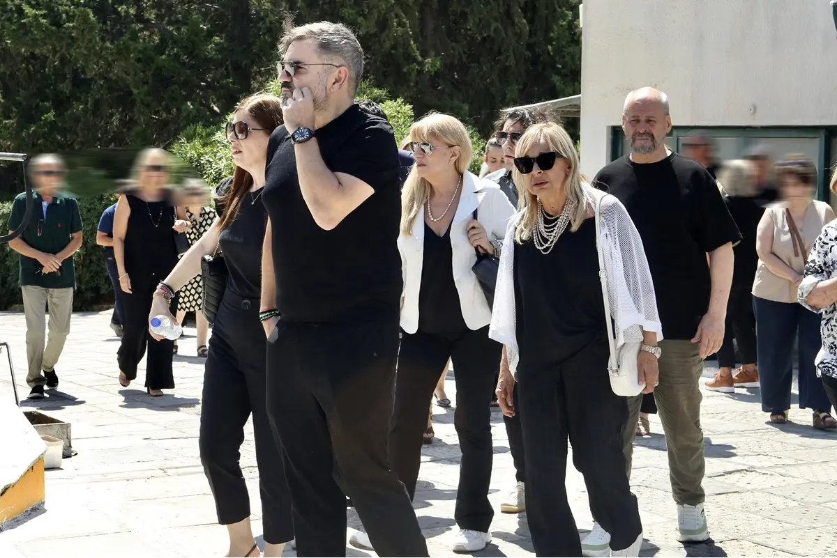 Κηδεία Τζένης Ζαχαροπούλου