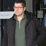 Έξαλλος ο Λάμπρος Κωνσταντάρας με οδηγό που πάρκαρε σε ράμπα αναπήρων