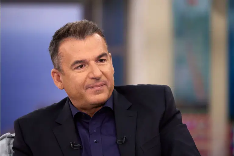 Γιώργος Λιάγκας: Το κυκλαδίτικο καταφύγιο που επέλεξε
