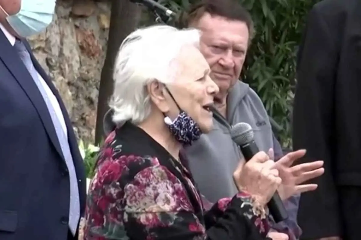 Η μεγάλη ερμηνεύτρια τραγούδησε για τους φιλοξενούμενους και τους καλεσμένους της εκδήλωσης. 