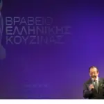 Ηλίας Μαμαλάκης: Έστησε κουζίνα στο βουνό