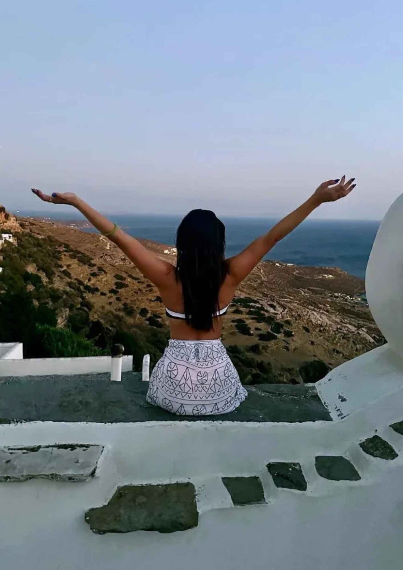 Η Μαρία Αντωνά κατά τη διάρκεια των διακοπών της στην Τήνο