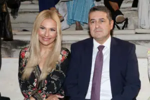 Γιώργος Μυλωνάκης – Τίνα Μεσσαροπούλου: Μαζί ξανά σε βραδινή έξοδο μετά την περιπέτεια υγείας