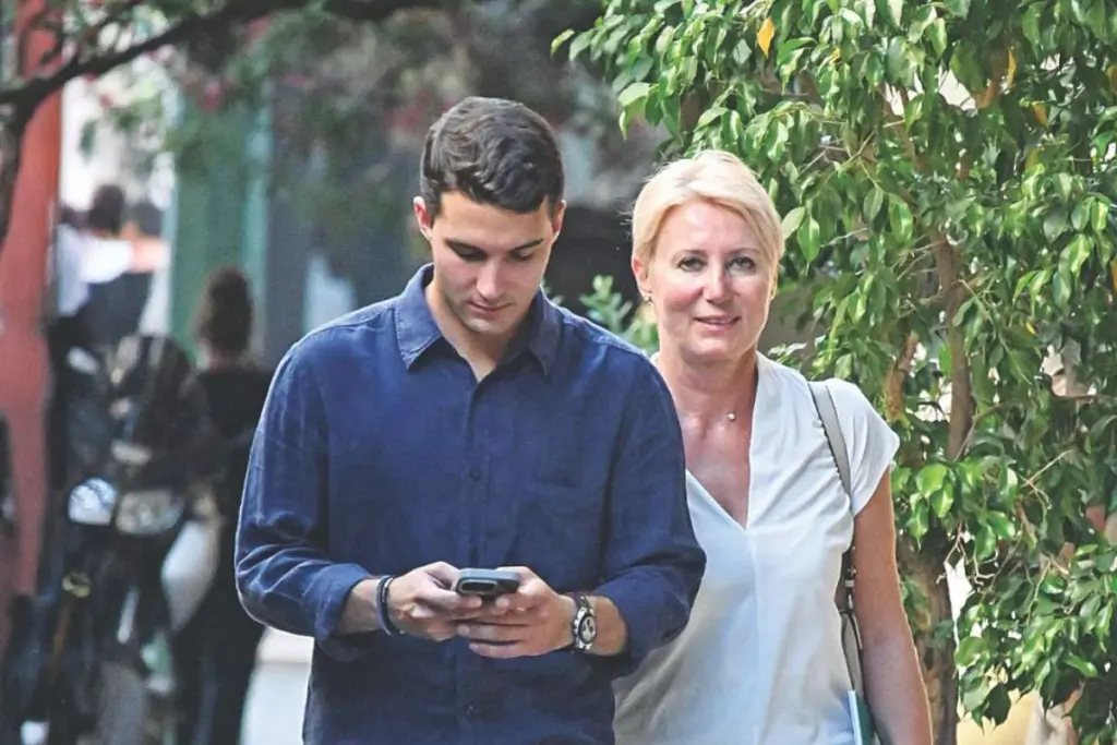 Η Νατάσα Παζαΐτη με τον γιο της Αλεάξανδρο