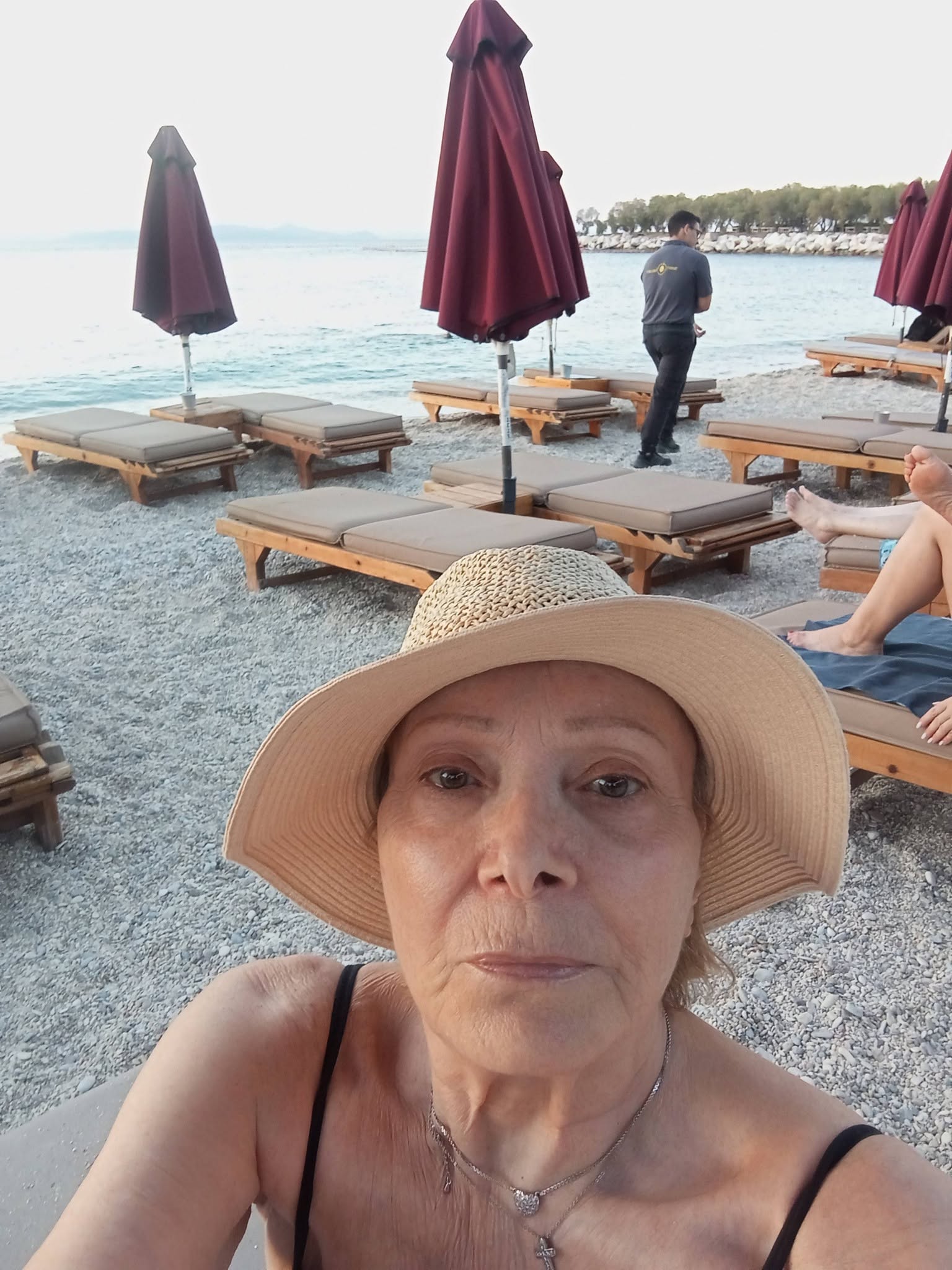 Στην παραλία η Νέλλη Γκίνη