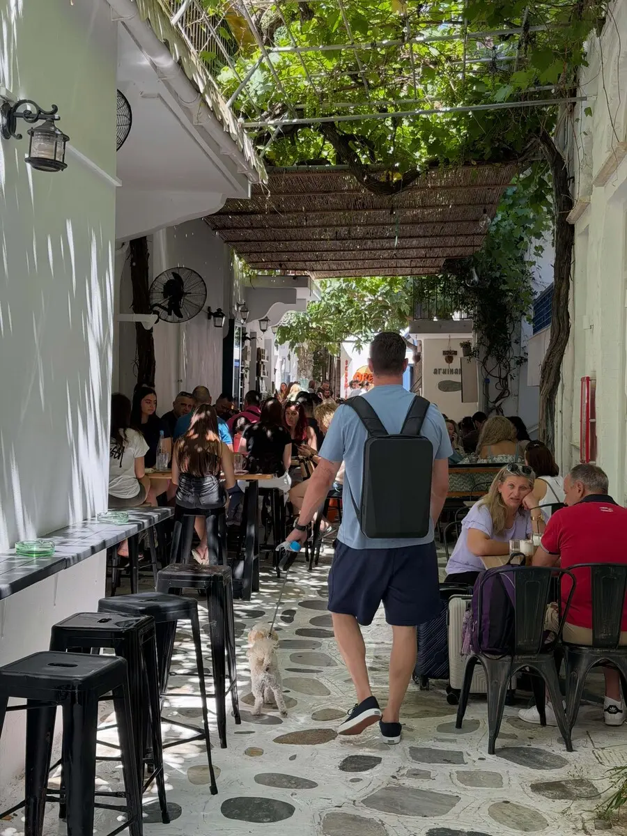 Το μοντέλο μοιράστηκε φωτογραφίες από την επίσκεψή της στο νησί.