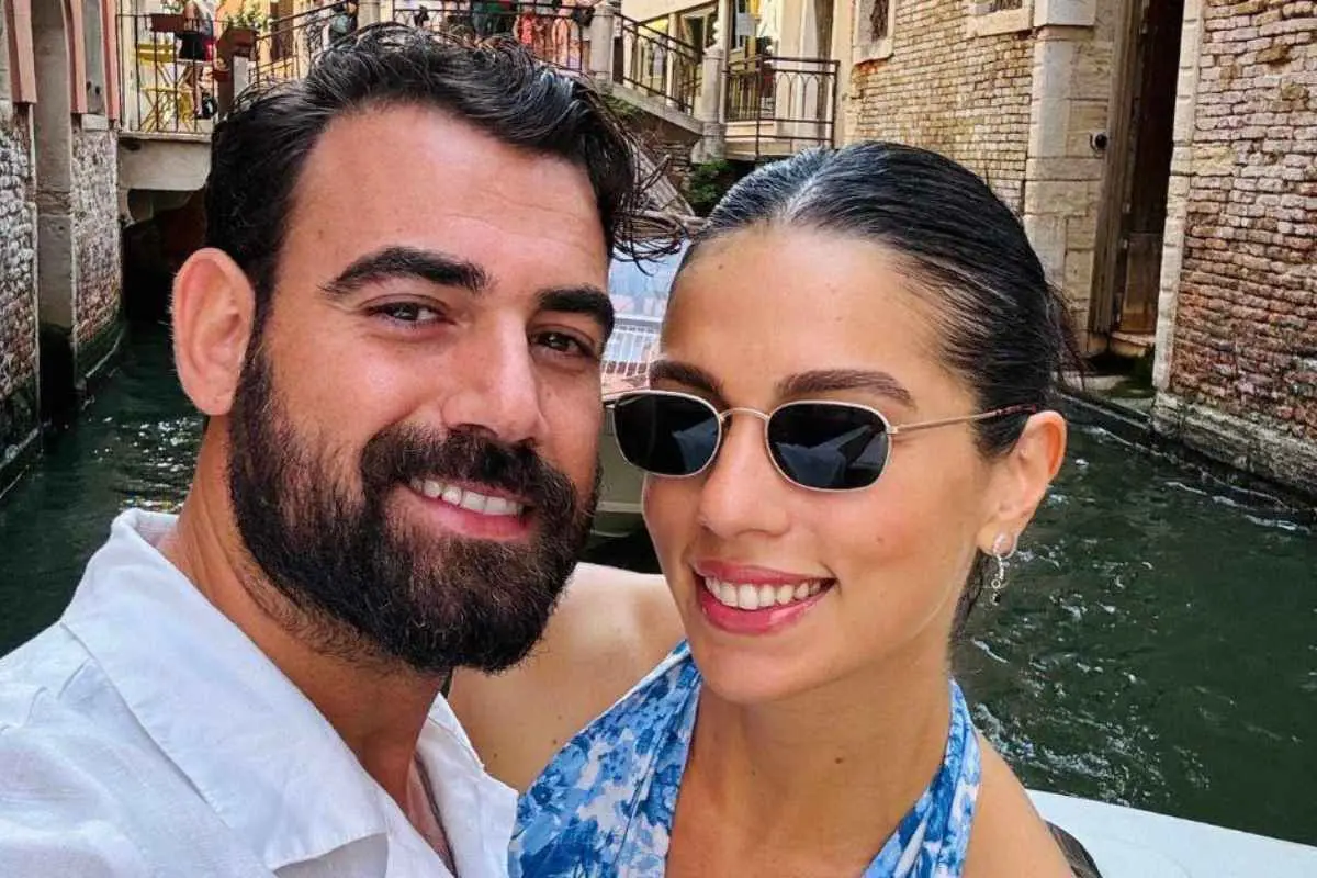 Ο ηθοποιός μοιράστηκε στιγμιότυπο από βραδινή βόλτα στην Παλιά Πόλη της Ρόδου.
