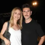 Ντορέττα Παπαδημητρίου – Γιώργος Γεροντιδάκης: Σώμα με σώμα μέσα στη θάλασσα