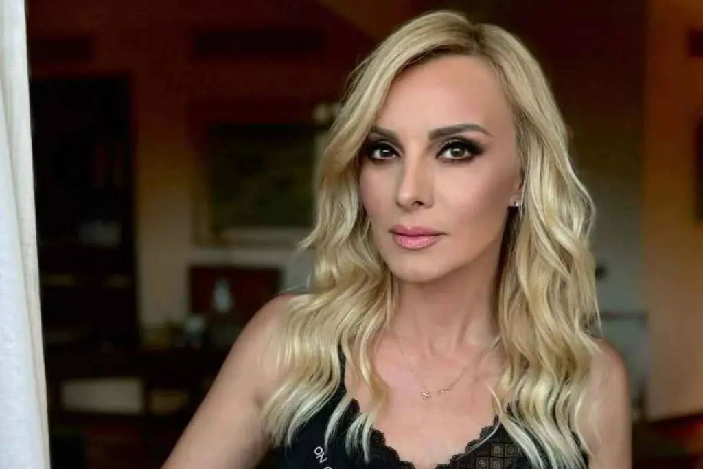 Η Πέγκυ Ζήνα φόρεσε τη φανέλα της Αργεντινής και ευχήθηκε καλή επιτυχία στην ομάδα πριν από τον μεγάλο τελικό.