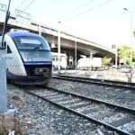 Φωτιά στους Αγίους Αναργύρους: Διακοπή δρομολογίων και καθυστερήσεις στον Προαστιακό