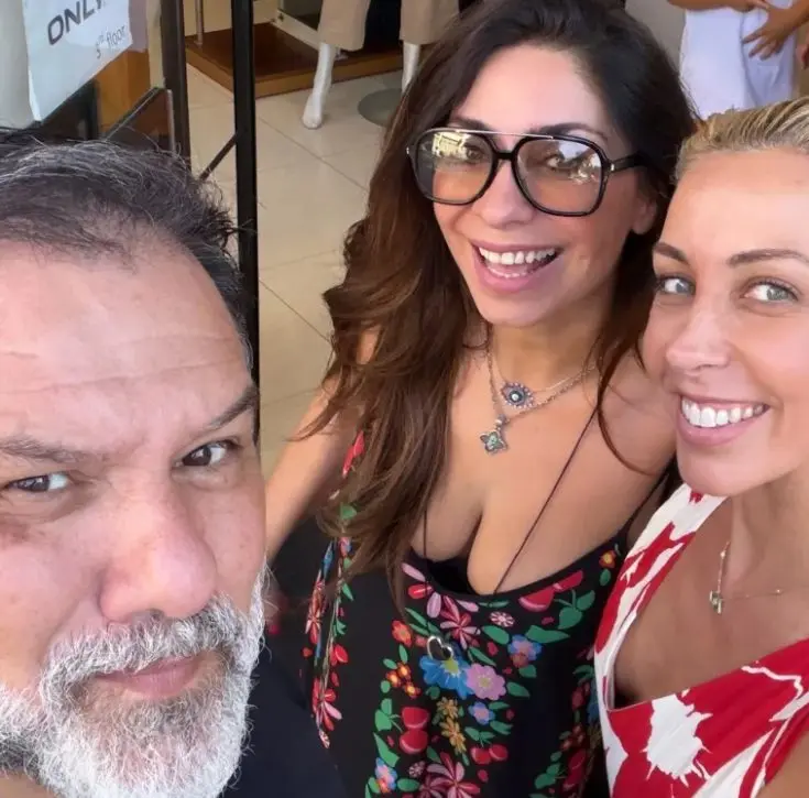 Αρναούτογλου, Νάνσυ Αντωνίου, Πυράκη στη Ρόδο