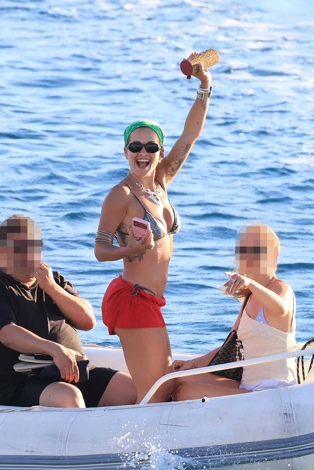 Ρίτα Όρα στη Μύκονο