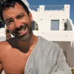 Το χαριτωμένο βίντεο του Σάκη Τανιμανίδη με τις δίδυμες στην παραλία