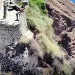 Σαντορίνη: Κατολίσθηση έκλεισε το μονοπάτι προς το Παλιό Λιμάνι – Χάος με ατελείωτες ουρές στο τελεφερίκ