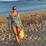 Σταματίνα Τσιμτσιλή: Ξεγνοιασιά και βουτιές στην αγαπημένη της Πάρο
