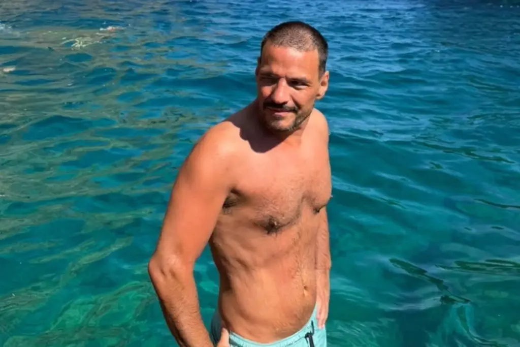 Κώστας Τσουρός διακοπές Κρήτη θάλασσα Instagram ανάρτηση social media παρουσιαστής