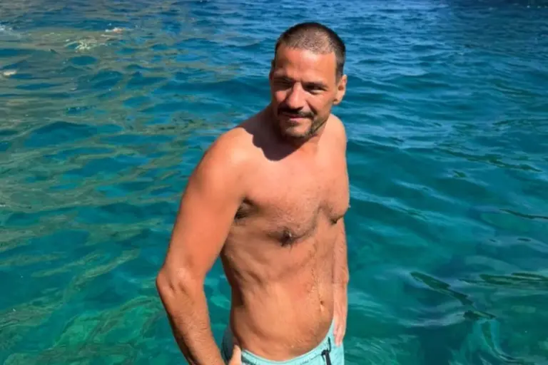 Κώστας Τσουρός: Το φωτογραφικό άλμπουμ από τις διακοπές του στην Κρήτη