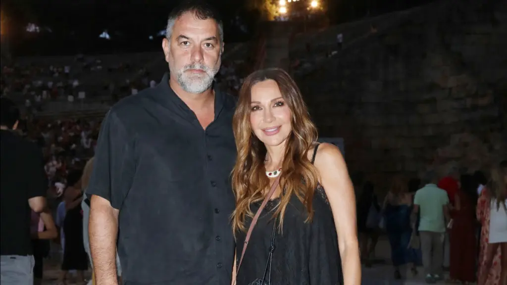 Δέσποινα Βανδή Βασίλης Μπισμπίκης Αρχαίο Θέατρο Επιδαύρου παράσταση Βάκχες Φεστιβάλ Αθηνών Επιδαύρου έξοδος ζευγάρι