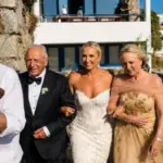 Αλεξάνδρα Βελέτση: Η στενή συνεργάτιδα του Τραμπ παντρεύτηκε στη Μύκονο