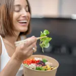 Volume Eating: Η διατροφική τάση που σου επιτρέπει να τρως περισσότερο χωρίς τύψεις