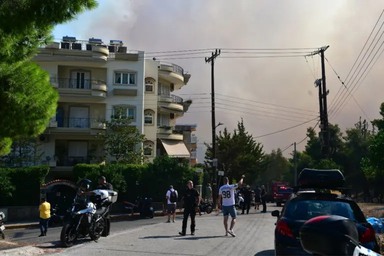 Φωτιά στο Χαϊδάρι: Έκλεισε η Λεωφόρος Αθηνών - Εκκενώνεται προληπτικά το Ψυχιατρικό Νοσοκομείο