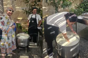 Μπήκαμε στη διασημότερη φάρμα της Πάφου και μάθαμε το μυστικό για το τέλειο χαλούμι