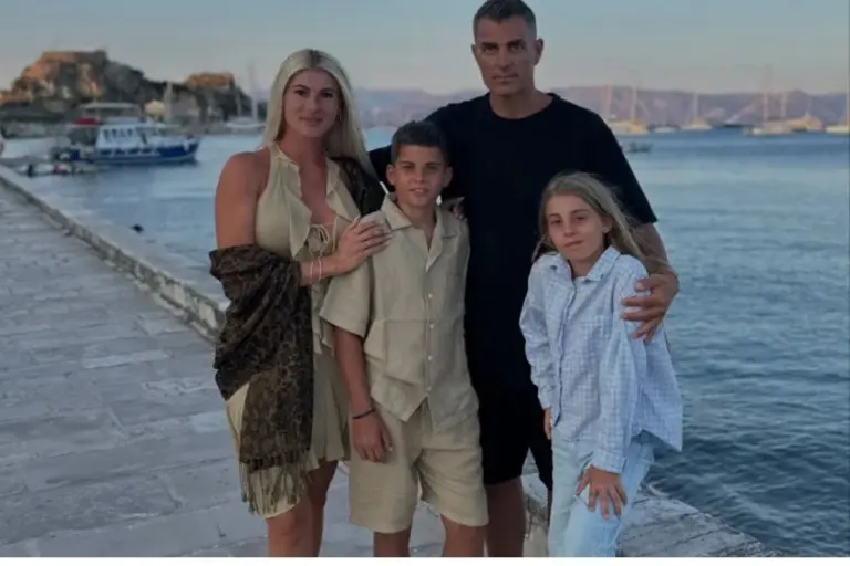Στέλιος Χανταμπάκης – Όλγα Πηλιάκη: Καλοκαιρινές οικογενειακές στιγμές στην Κέρκυρα