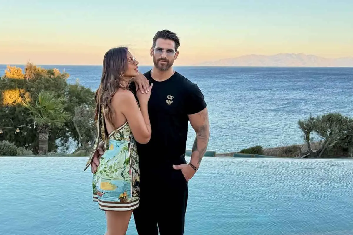 Η Ελένη Χατζίδου και ο Ετεοκλής Παύλου στη Μύκονο