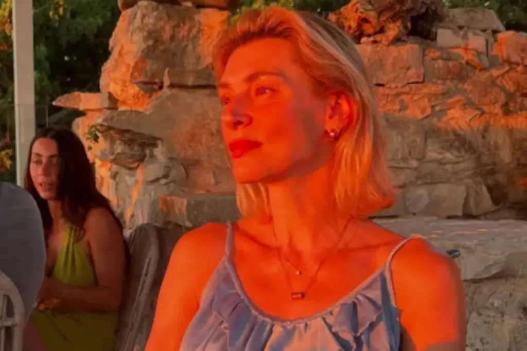 zeta douka paxoi