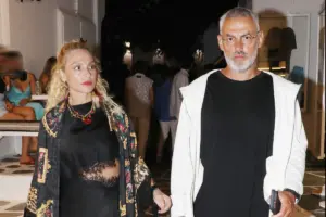 Ελεωνόρα Ζουγανέλη – Νίκος Συρίγος: Ρομαντική απόδραση στη Μύκονο - Οι βολτες στα Ματογιάννια