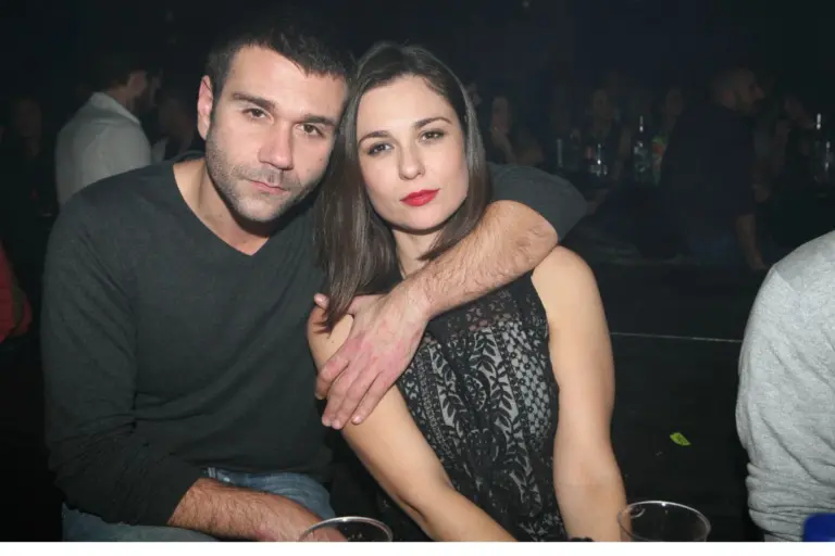 Τάσος Ιορδανίδης – Θάλεια Ματίκα: Ακρίδα «εισέβαλε» στην παράσταση στο Κιλκίς