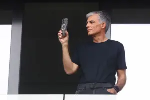 Αυλαία για τον Νίκο Ευαγγελάτο και το live-news