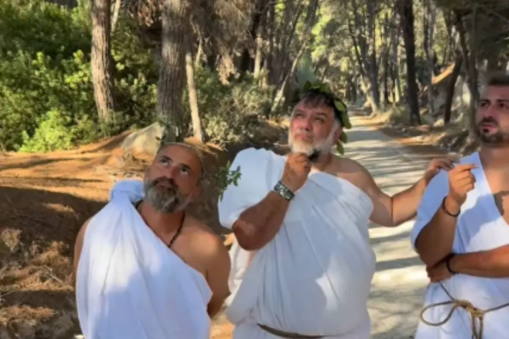 Το «The Roadshow» έχει αγαπηθεί από το τηλεοπτικό κοινό, καθώς ο Γρηγόρης Αρναούτογλου ταξιδεύει σε κάθε γωνιά της Ελλάδας και της Κύπρου