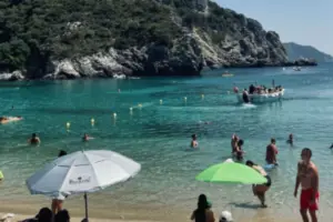 Καιρός: Τέλος οι μπόρες, έρχονται μποφόρ - "Καμπανάκι" για το Σαββατοκύριακο