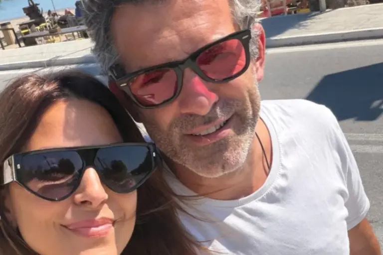 Η Ευρυπίδου «έλιωσε» τον Μιχόπουλο με μια δημόσια ερωτική εξομολόγηση - «Κάνεις τη ζωή μου ομορφότερη»