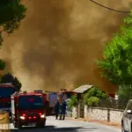 Φωτιά στη Δυτική Αττική: Νέο 112 και αγωνία για αγνοούμενο κτηνοτρόφο