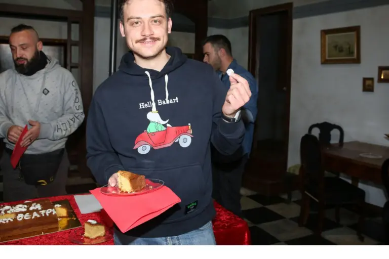 Μιχάλης Μιχαλακίδης: Έπαιξε στο θέατρο τραυματισμένος και κατέληξε για έξι ράμματα στον «Ευαγγελισμό»