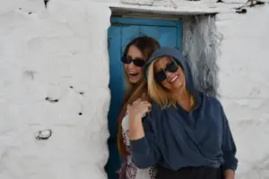Ζήνα Κουτσελίνη: Άφησε την Πάρο και πήγε εσπευσμένα στη Νέα Υόρκη στην κόρη της