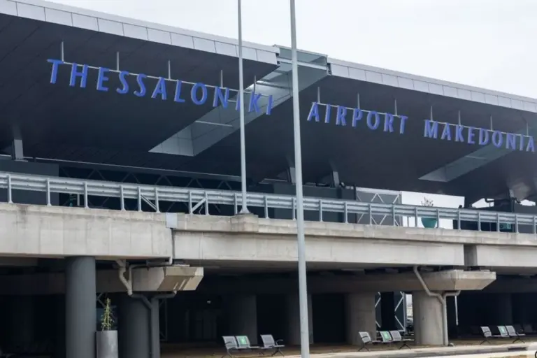 Τρόμος στον αέρα: Μεθυσμένος επιβάτης ανάγκασε το αεροπλάνο να προσγειωθεί στη Θεσσαλονίκη