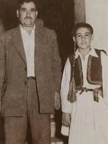 Ο Τόλης Βοσκόπουλος με τον πατέρα του