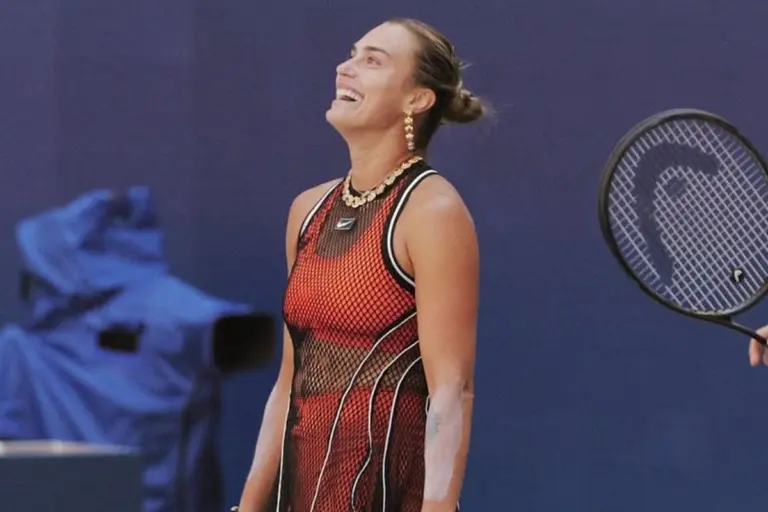 Αρίνα Σαμπαλένκα: Μπήκε στο US Open και έκλεψε τις εντυπώσεις με κοσμήματα 127 καρατίων