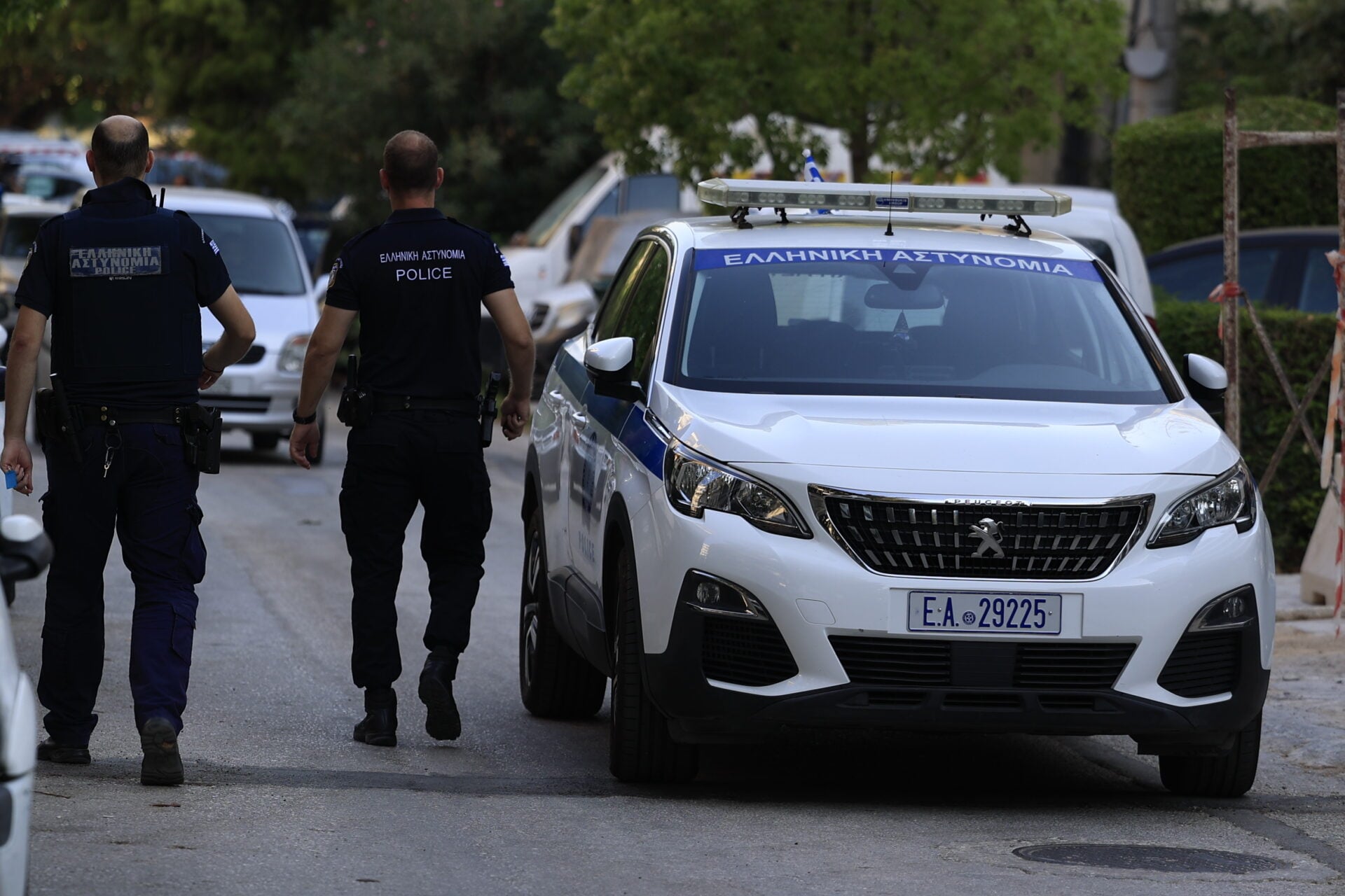 Αστυνομική έρευνα σε διαμέρισμα στην Κυψέλη όπου εντοπίστηκε νεκρό βρέφος μέσα σε βαλίτσα