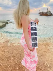 Πρώην παίκτρια του Bachelor περιμένει το πρώτο της παιδί