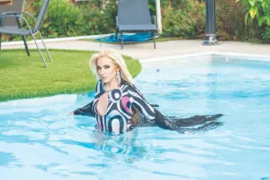 Αγγελική Δάρρα: «Έγινα καπετάνισσα στο καράβι της ζωής μου»