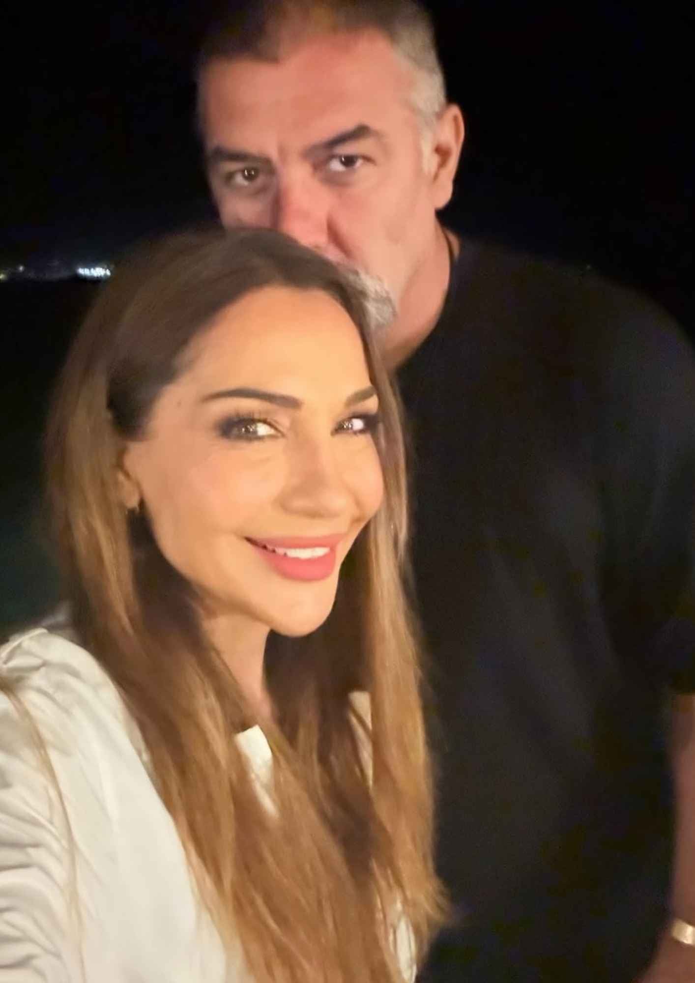 Η Δέσποινα Βανδή με τον σύντροφό της Βασίλη Μπισμπίκη