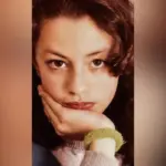 Αναγνωρίζετε την κοπέλα της φωτογραφίας; Σήμερα είναι γνωστή ηθοποιός