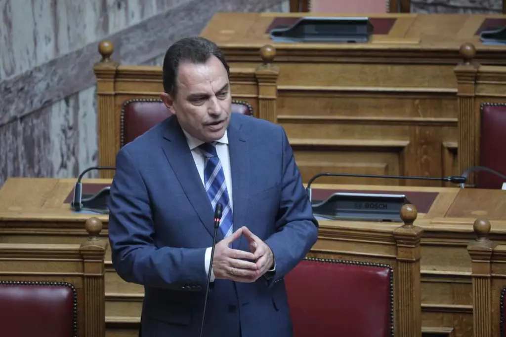 Ο Γιώργος Γεωργαντάς στην Ολομέλεια της Βουλής