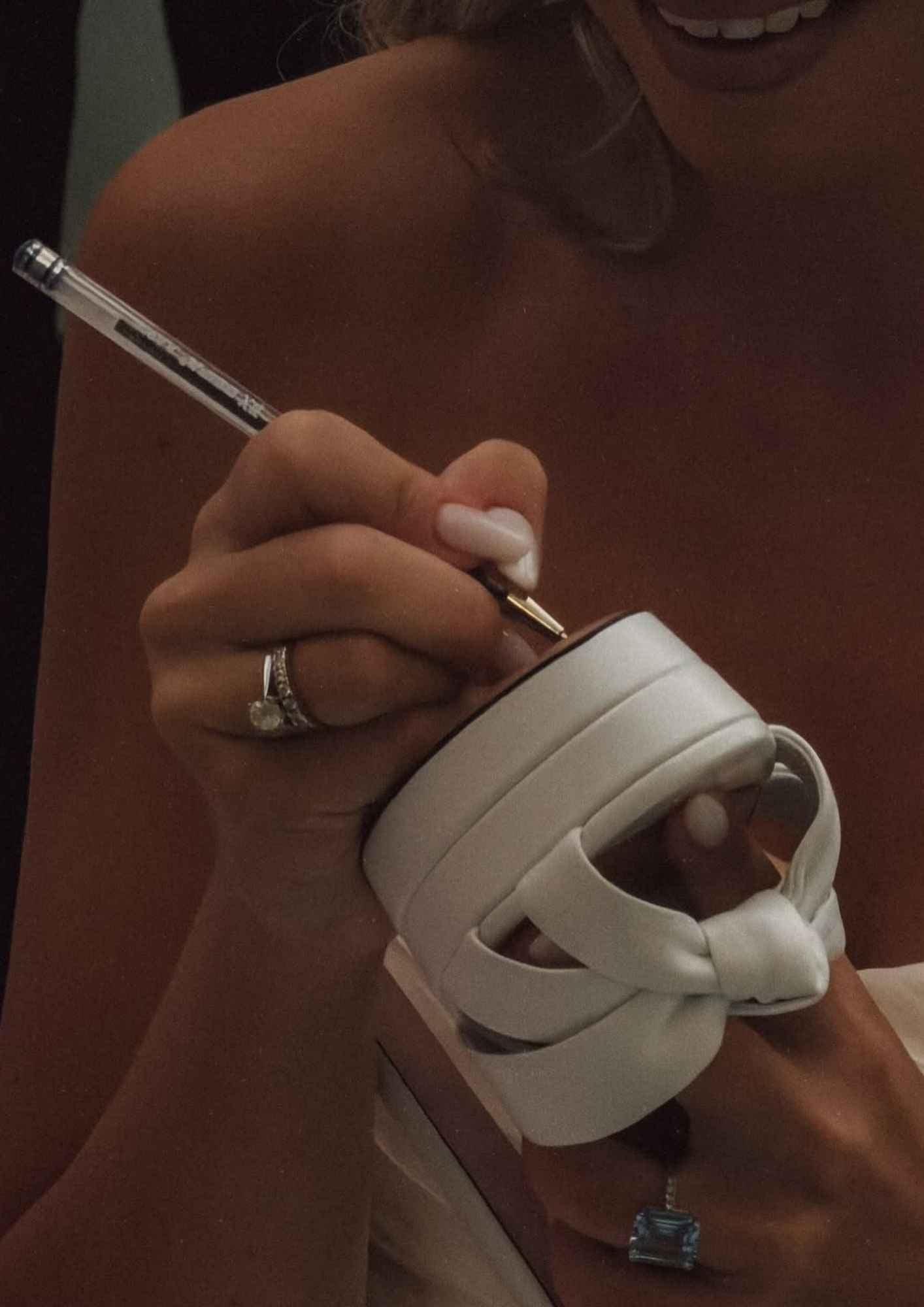 Η Ευρυδίκη Βαλαβάνη κουμπάρα στη Ρόδο