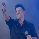 Πείνασε πάνω στη σκηνή! Ο Φέρρης σταμάτησε τη συναυλία για ένα… μπέργκερ