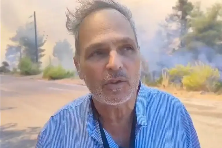 Στη μάχη με τις φλόγες ο Σταμάτης Γαρδέλης: «Ένας θάνατος είναι όλα»